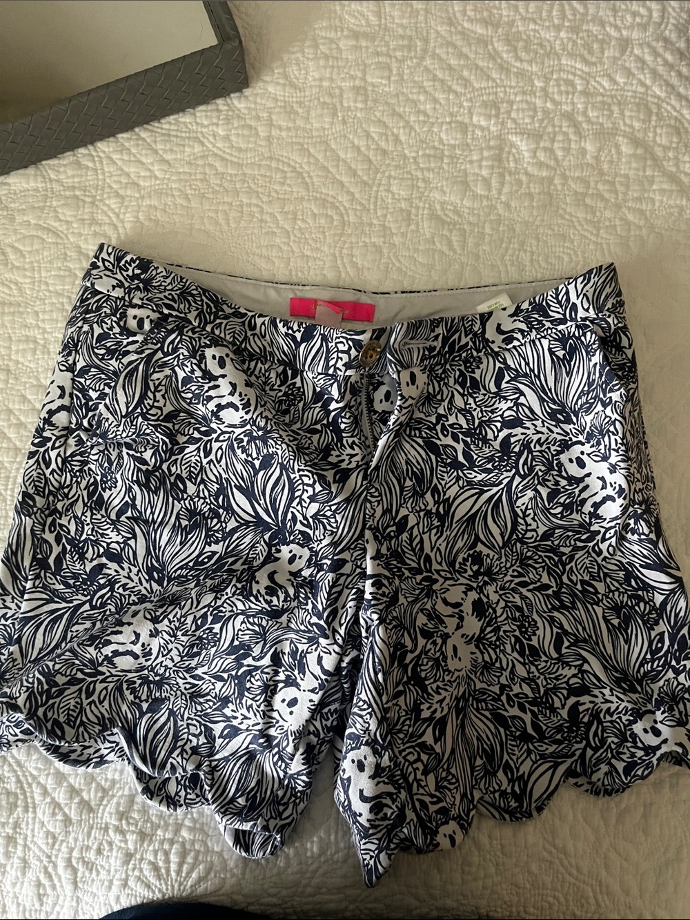 Lilly Pulitzer Navy & White Floral Scallop-Hem Shorts